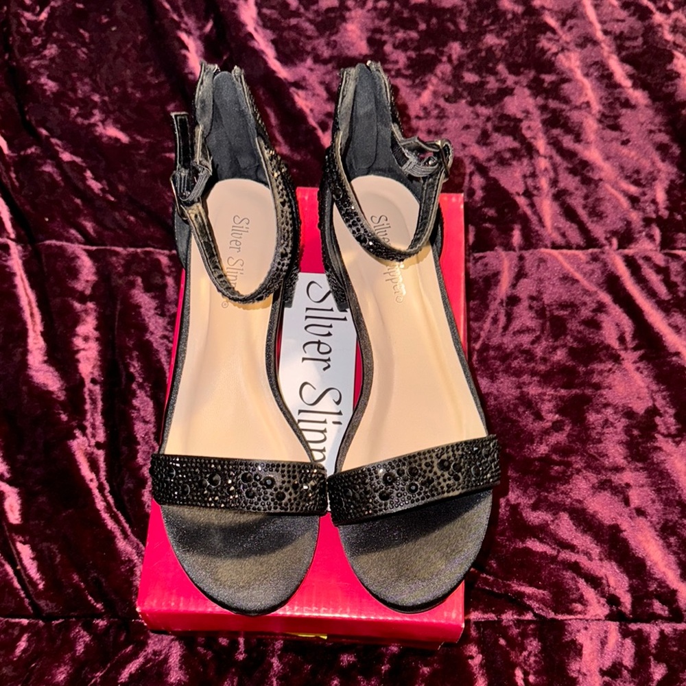 Girls black dress shoe